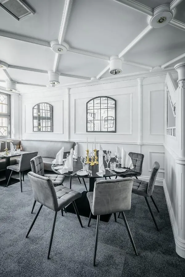 Hotel Riesengebirge Neuhof an der Zenn 3*,