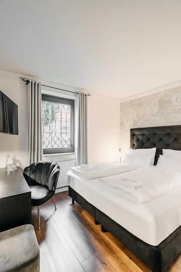 Hotel Riesengebirge Neuhof an der Zenn 3*,